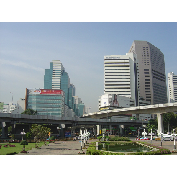 Picture Thailand Bangkok Lumpini Park 2005-12 8 - Around Lumpini Park