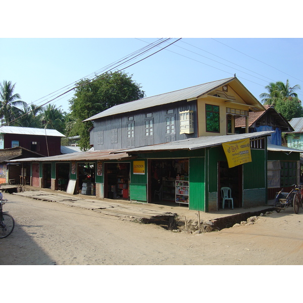 Picture Myanmar Road from Dawei to Maungmagan beach 2005-01 51 - Tour Road from Dawei to Maungmagan beach