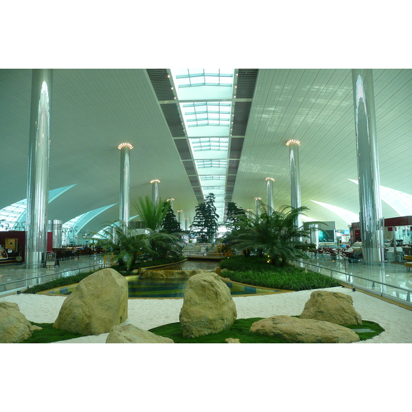 Picture United Arab Emirates Dubai Airport 2009-01 2 - Tours Airport