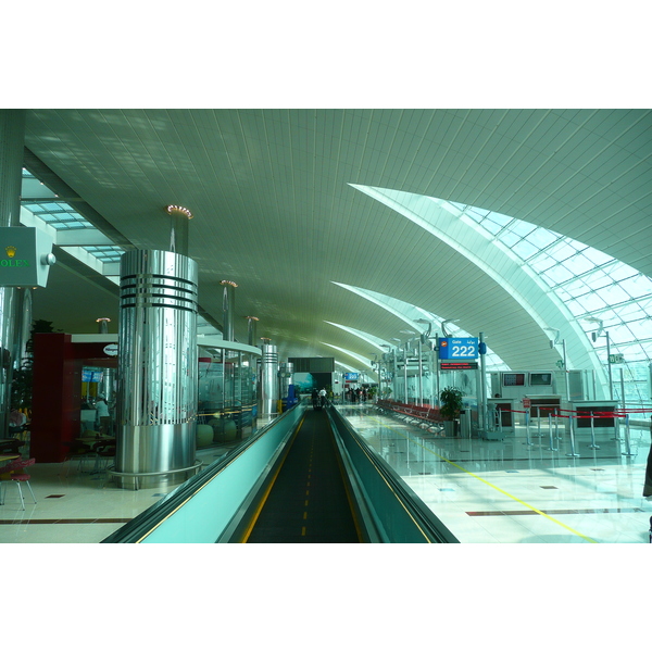 Picture United Arab Emirates Dubai Airport 2009-01 11 - Tours Airport