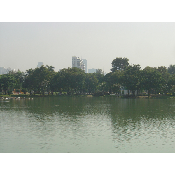 Picture Thailand Bangkok Lumpini Park 2005-12 20 - Tours Lumpini Park