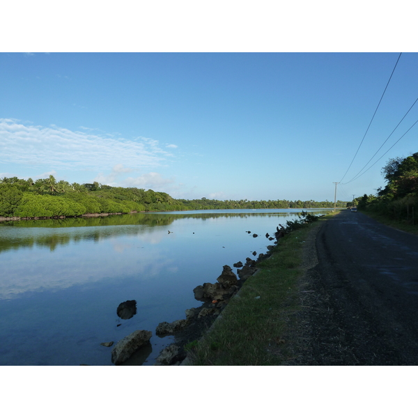 Picture Fiji Nadi to Sigatoka road 2010-05 3 - Recreation Nadi to Sigatoka road