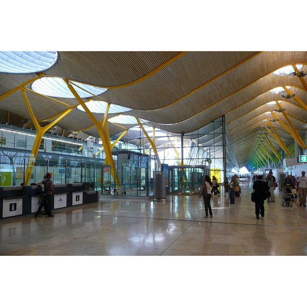 Picture Spain Madrid Barajas Airport 2007-09 23 - Tour Barajas Airport