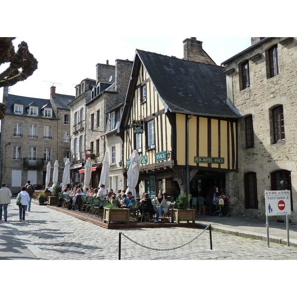 Picture France Dinan 2010-04 53 - Tour Dinan