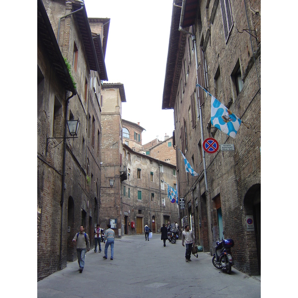 Picture Italy Siena 2004-03 42 - Center Siena