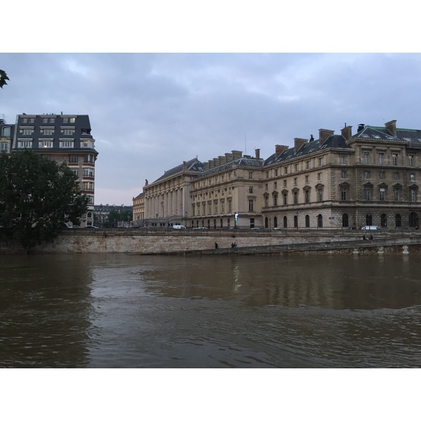 Picture France Paris Seine river 2016-06 60 - Recreation Seine river