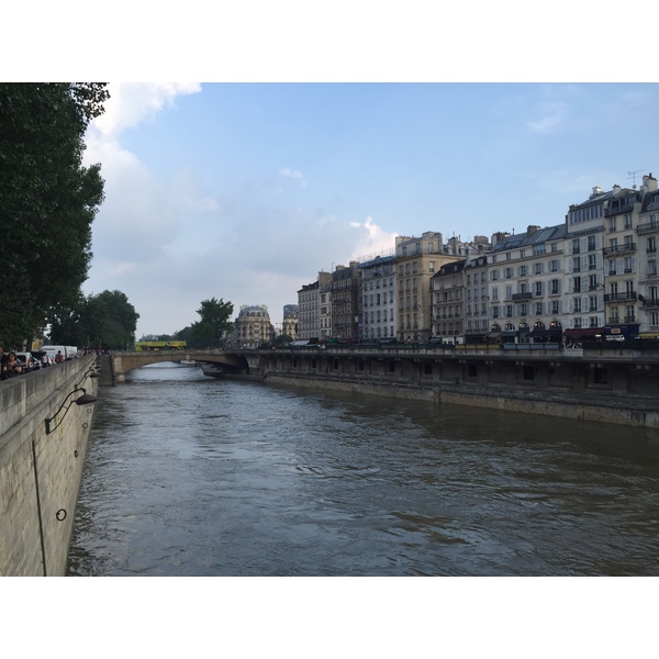 Picture France Paris Seine river 2016-06 40 - Center Seine river