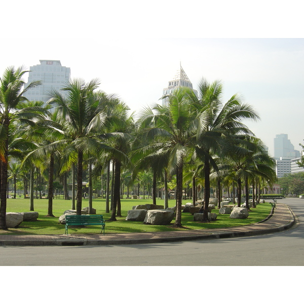 Picture Thailand Bangkok Lumpini Park 2005-12 33 - Tour Lumpini Park