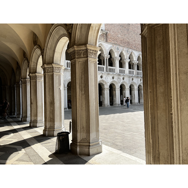 Picture Italy Venice Doge's Palace (Palazzo Ducale) 2022-05 17 - Center Doge's Palace (Palazzo Ducale)