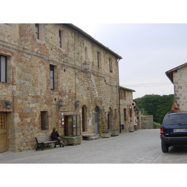 Picture Italy Monteriggioni 2004-03 13 - Tours Monteriggioni