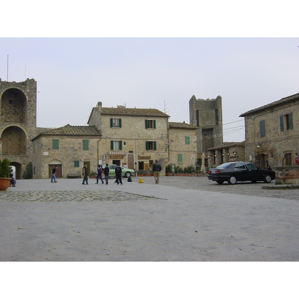 Picture Italy Monteriggioni 2004-03 0 - Center Monteriggioni