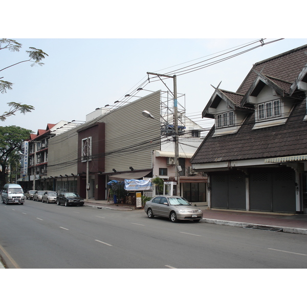 Picture Thailand Chiang Mai Inside Canal Arrak Road(Canal) 2006-04 13 - Center Arrak Road(Canal)