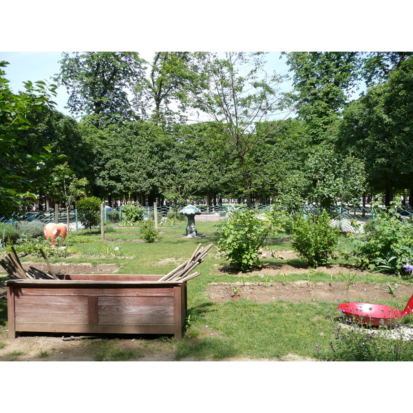 Picture France Paris Garden of Tuileries 2007-05 317 - Recreation Garden of Tuileries