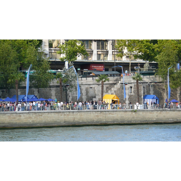 Picture France Paris La seine banks 2007-07 2 - Around La seine banks