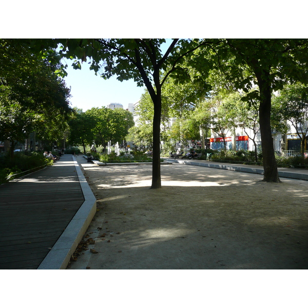 Picture France Paris Canal St Martin 2007-08 148 - Around Canal St Martin