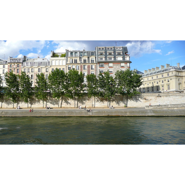 Picture France Paris La seine banks 2007-07 17 - Around La seine banks