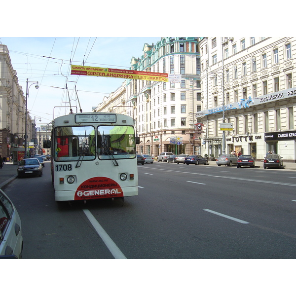 Picture Russia Moscow Tverskaja Street 2005-04 75 - Tour Tverskaja Street