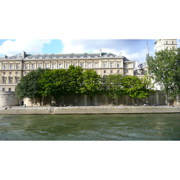 Picture France Paris La seine banks 2007-07 6 - Center La seine banks