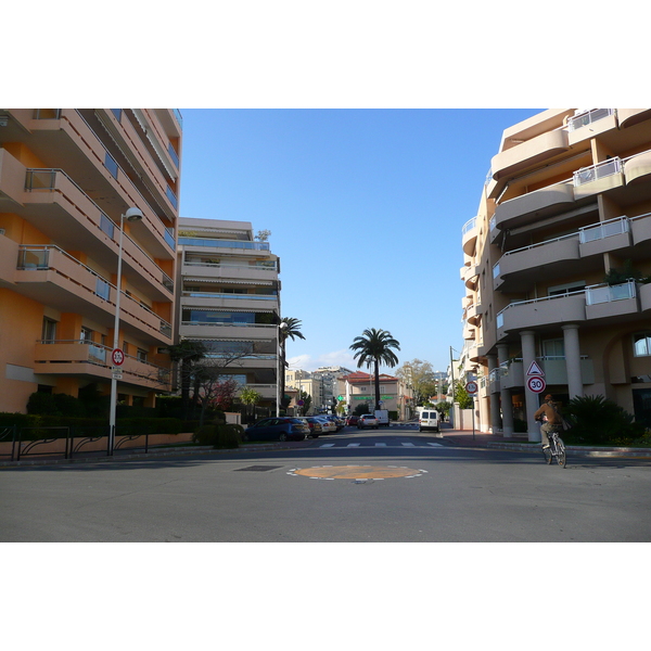 Picture France Cannes Avenue de Lerins 2008-03 20 - Tours Avenue de Lerins