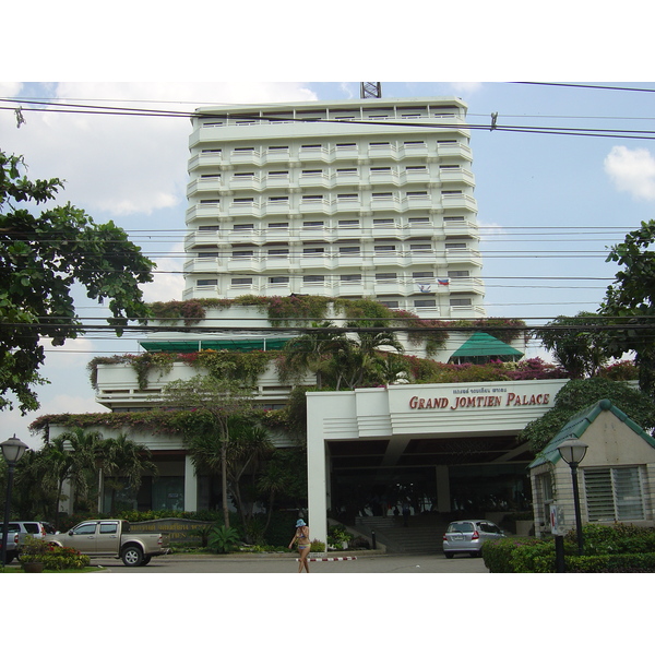 Picture Thailand Jomtien Beach Grand Jomtien Palace Hotel 2005-01 1 - Tour Grand Jomtien Palace Hotel