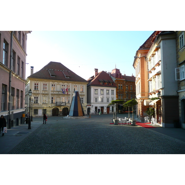 Picture Slovenia Ljubljana Historic Centre 2008-01 13 - Recreation Historic Centre