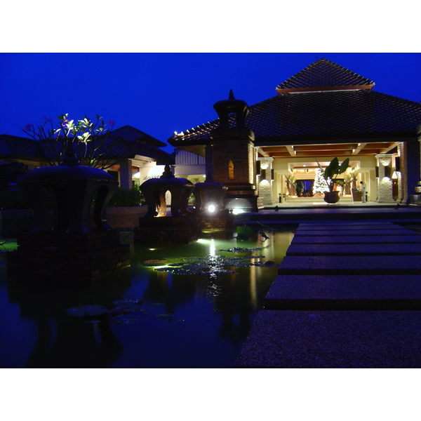 Picture Thailand Khao Lak Meridien Khao Lak Hotel By Night 2005-12 11 - Recreation By Night