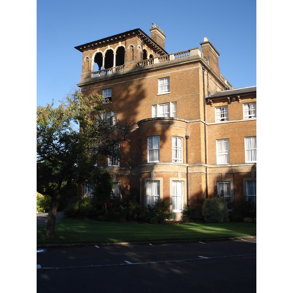 Picture United Kingdom Weybridge Oatlands Park Hotel 2006-10 15 - History Oatlands Park Hotel