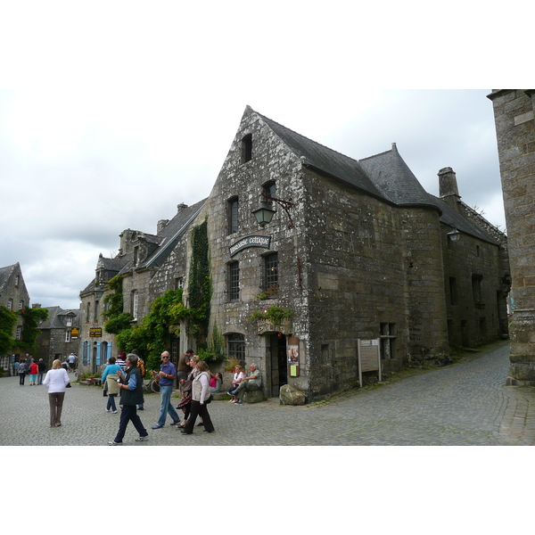 Picture France Locronan 2008-07 18 - History Locronan