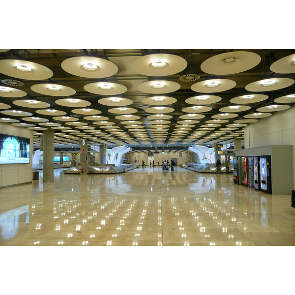 Picture Spain Madrid Barajas Airport 2007-09 75 - Discovery Barajas Airport