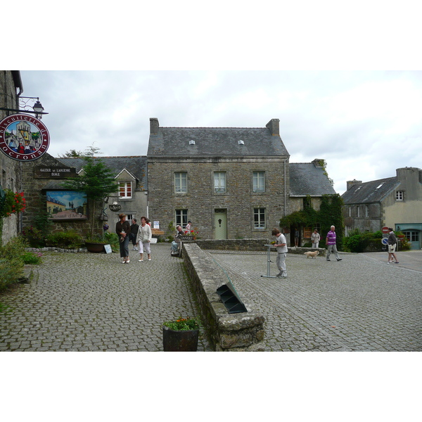 Picture France Locronan 2008-07 61 - Tour Locronan