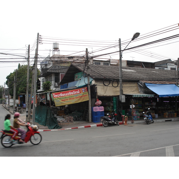 Picture Thailand Chiang Mai Inside Canal Arrak Road(Canal) 2006-04 20 - History Arrak Road(Canal)