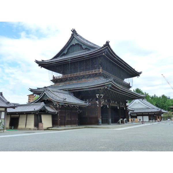 Picture Japan Kyoto Higashi Honganji Temple 2010-06 10 - Around Higashi Honganji Temple