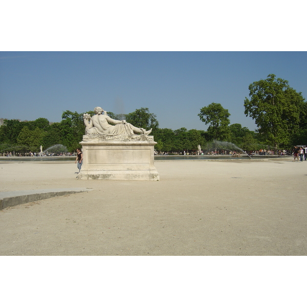 Picture France Paris Garden of Tuileries 2007-05 100 - Center Garden of Tuileries