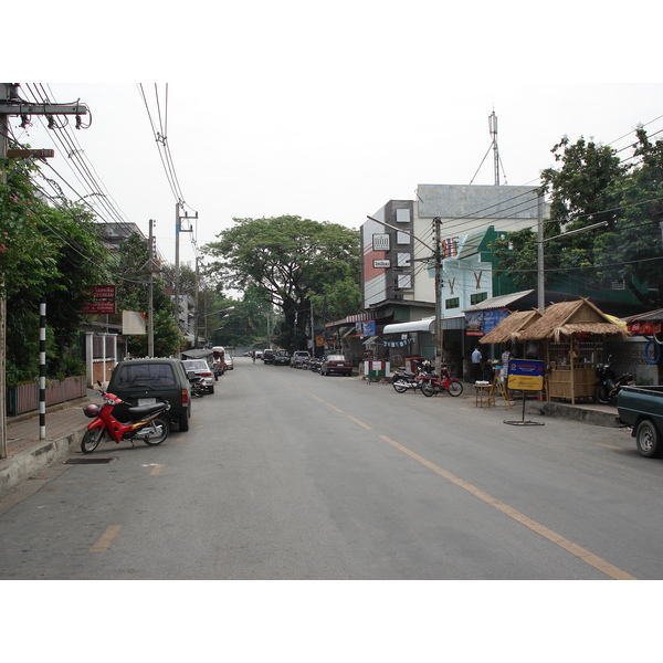 Picture Thailand Chiang Mai Inside Canal Arrak Road(Canal) 2006-04 21 - Center Arrak Road(Canal)