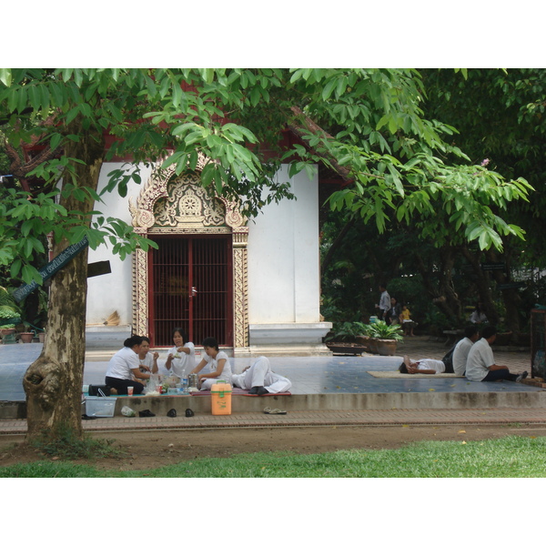 Picture Thailand Chiang Mai Inside Canal Wat Phra Sing temple 2006-04 16 - Journey Wat Phra Sing temple