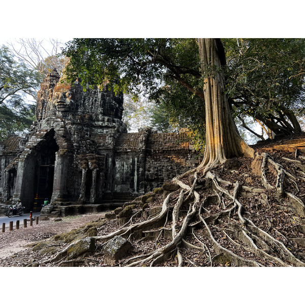 Picture Cambodia Siem Reap Angkor Thom 2023-01 55 - Recreation Angkor Thom