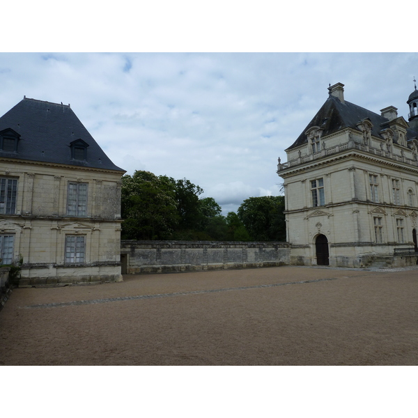 Picture France Serrant castle 2010-04 10 - Recreation Serrant castle