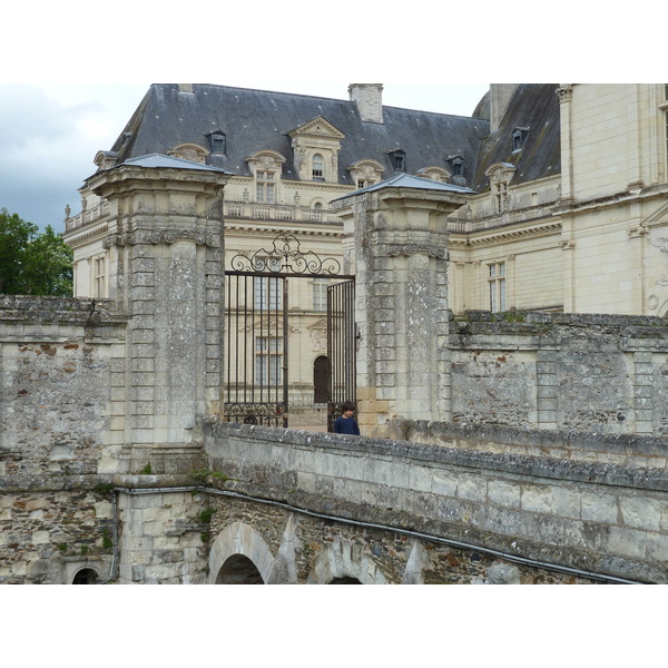 Picture France Serrant castle 2010-04 13 - Tour Serrant castle