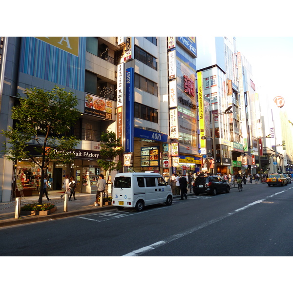 Picture Japan Tokyo Shinjuku 2010-06 55 - Discovery Shinjuku