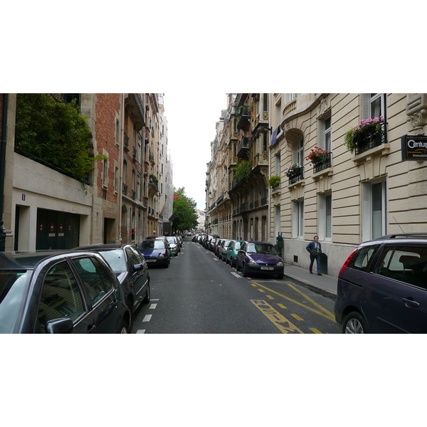 Picture France Paris 17th Arrondissement Rue Levis 2007-05 1 - Center Rue Levis