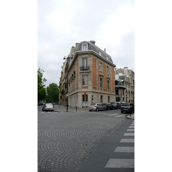 Picture France Paris 17th Arrondissement Rue Levis 2007-05 4 - Center Rue Levis