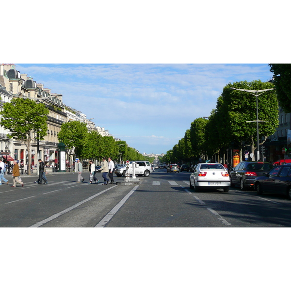 Picture France Paris Etoile and Arc de Triomphe 2007-05 95 - Center Etoile and Arc de Triomphe