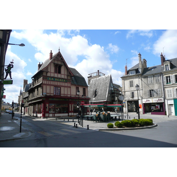 Picture France Bourges 2008-04 102 - Recreation Bourges