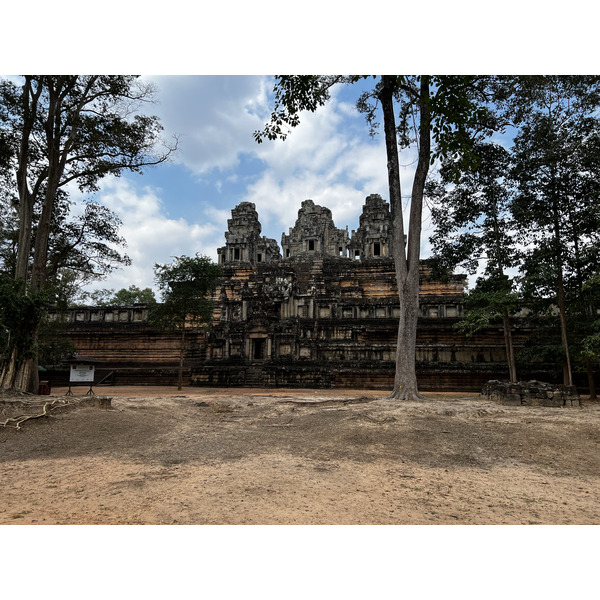 Picture Cambodia Siem Reap Ta Keo 2023-01 20 - Recreation Ta Keo