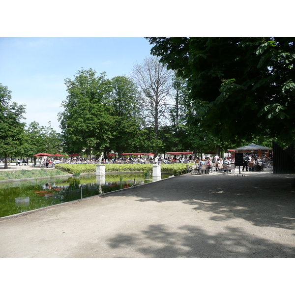 Picture France Paris Garden of Tuileries 2007-05 143 - Center Garden of Tuileries