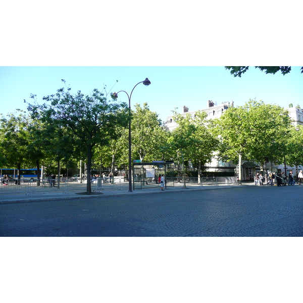 Picture France Paris Etoile and Arc de Triomphe 2007-05 83 - Tours Etoile and Arc de Triomphe