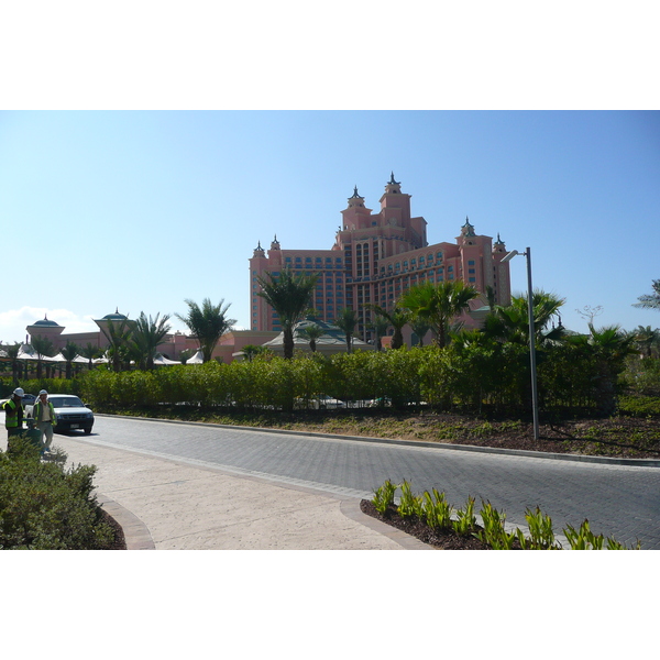 Picture United Arab Emirates Dubai Palm Jumeirah 2009-01 21 - Discovery Palm Jumeirah