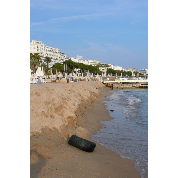 Picture France Cannes Beach 2008-04 33 - Around Beach