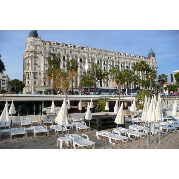 Picture France Cannes Beach 2008-04 36 - Tour Beach