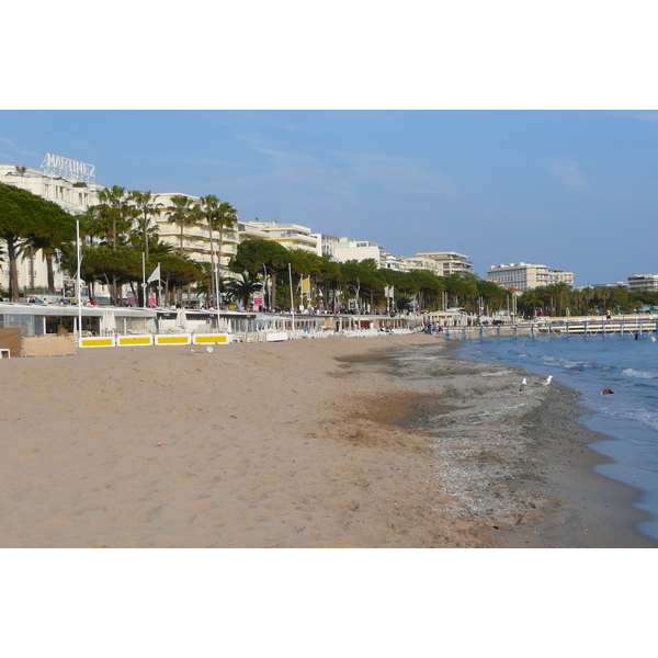 Picture France Cannes Beach 2008-04 44 - History Beach